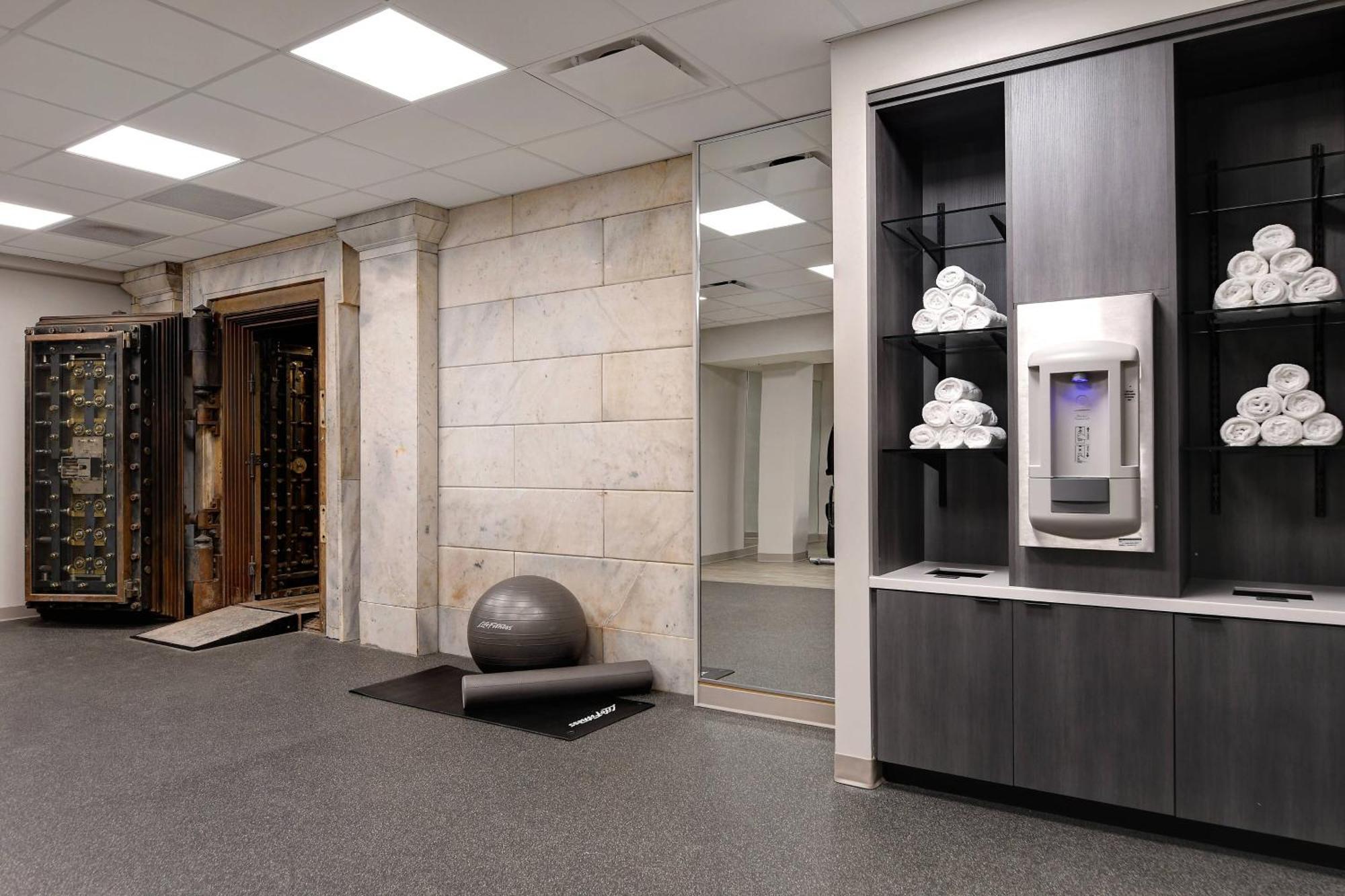 Courtyard By Marriott Cincinnati Downtown Dış mekan fotoğraf